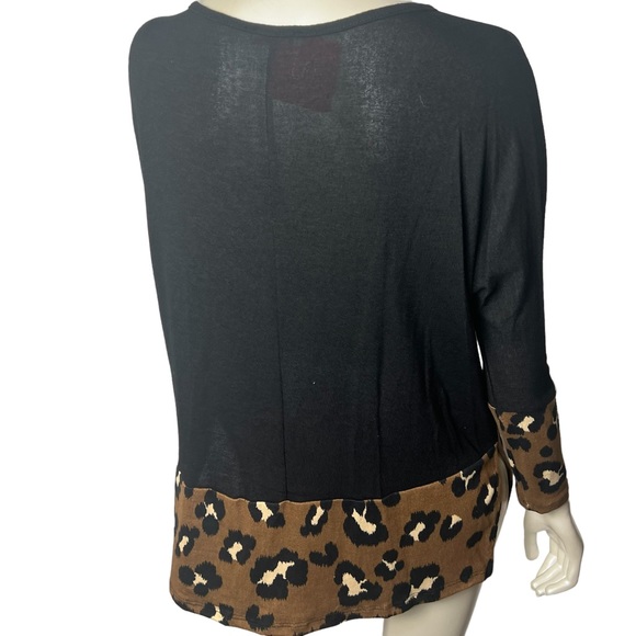 NWOT Summer 10 Black V Neck Animal Print Long Sleeve Knit Top - Picture 3 of 8